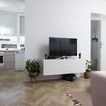 Mina Split